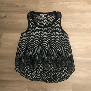 Black sleeveless blouse tank in chevron print